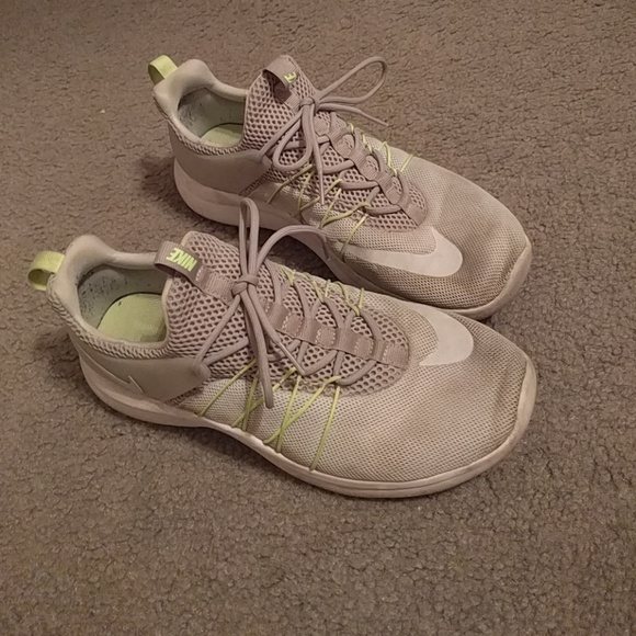 Nike Shoes - Nike Running Shoes Nike Shoes - Nike Running Shoes